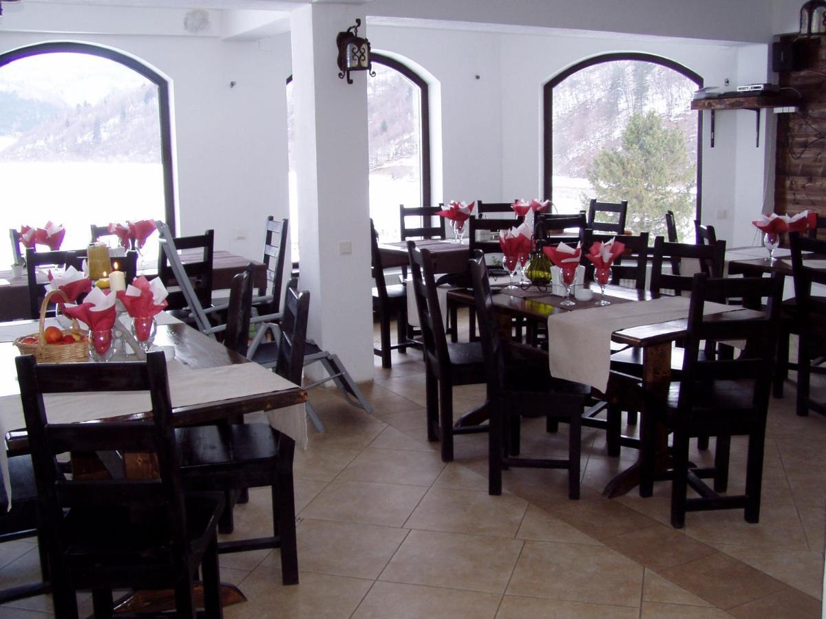 Taverna Pietrei Craiului Zărneşti Zewnętrze zdjęcie